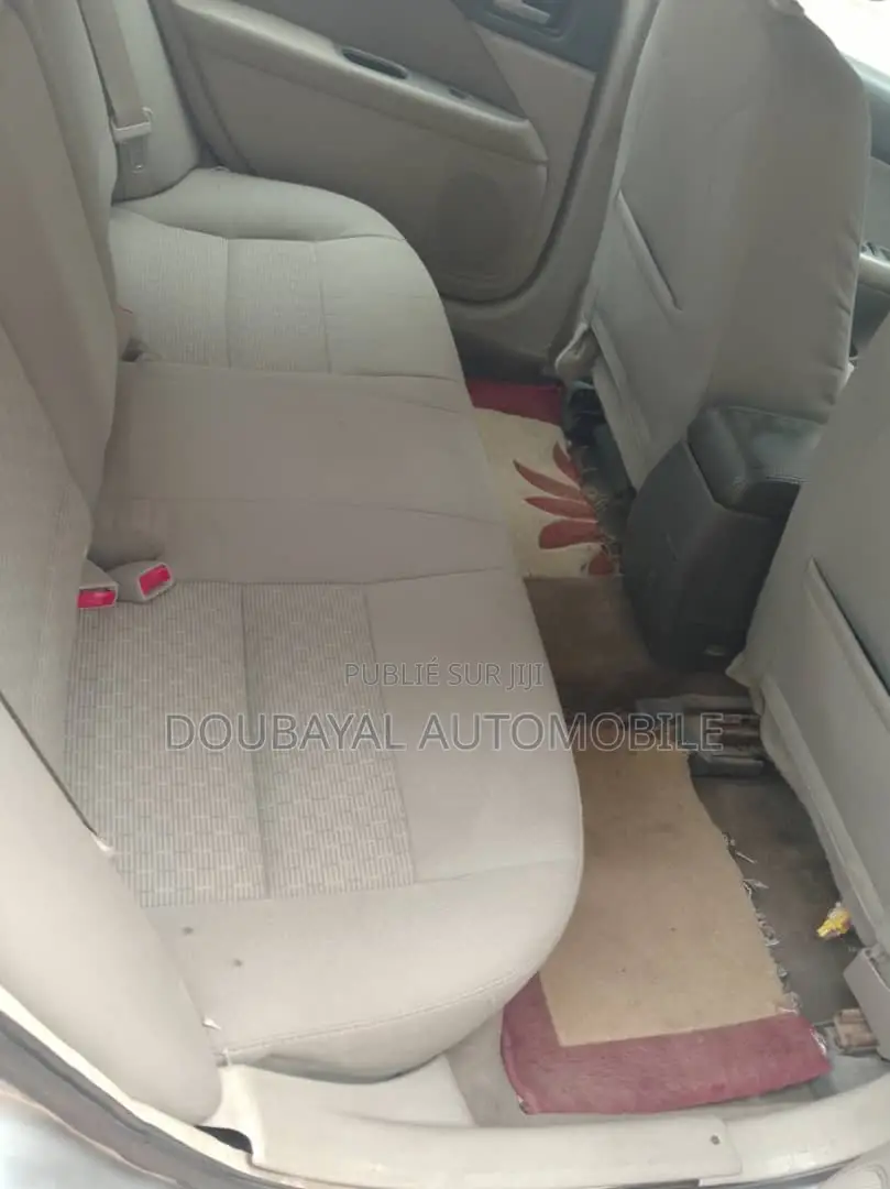 Ford Focus S Sedan FWD (2.0L 4cyl 5M) 2012 Gris