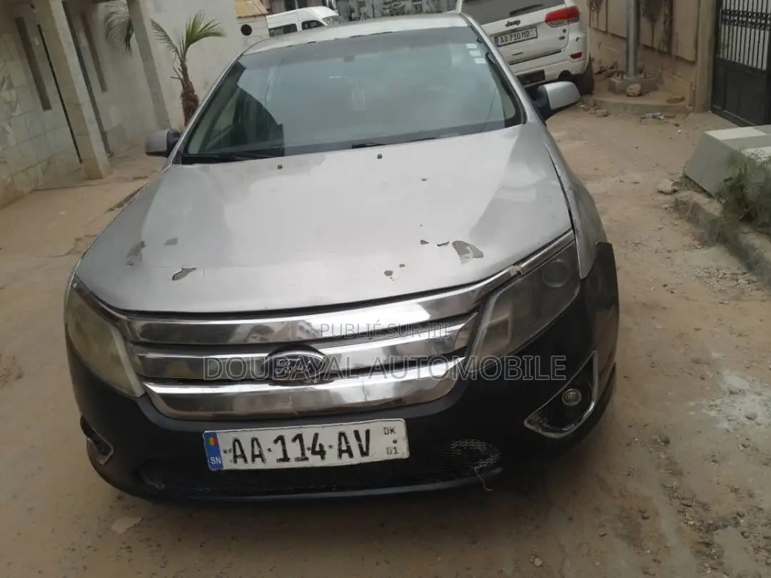 Ford Focus S Sedan FWD (2.0L 4cyl 5M) 2012 Gris