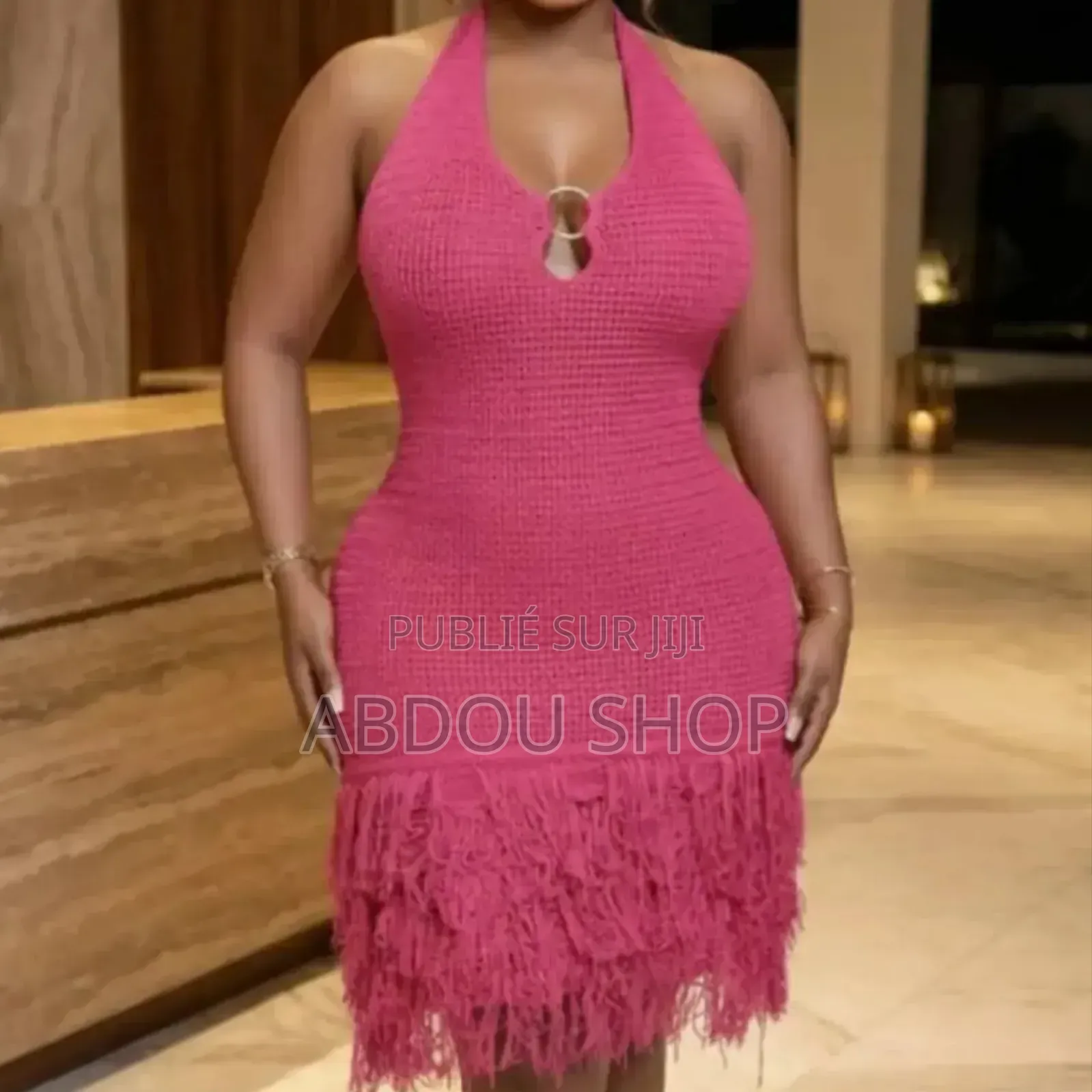 Robe Courte Manche Disponible