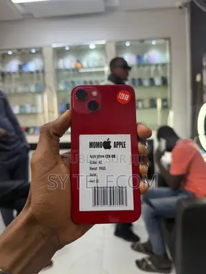 Photo - New Apple iPhone 13 128 GB Rouge