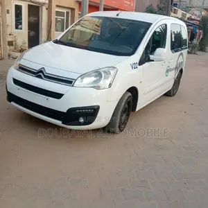 Photo - Citroen Berlingo 2017 Black