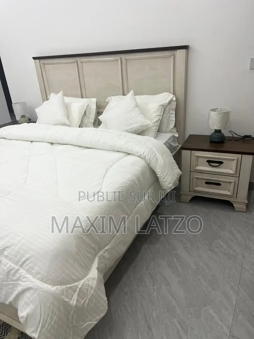 3chbre Appartement dans Yoff à Vendre