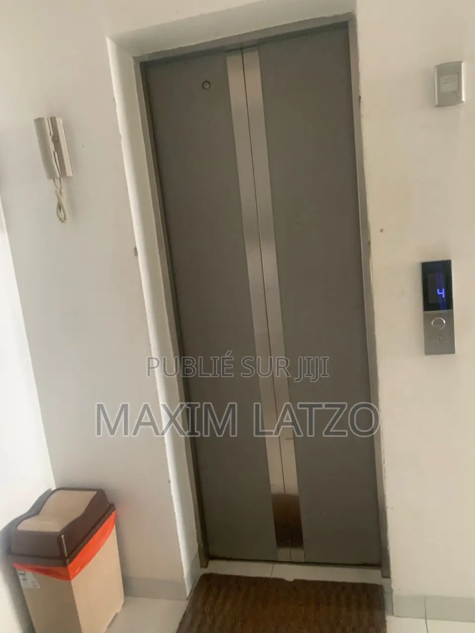 3chbre Appartement dans Yoff à Vendre