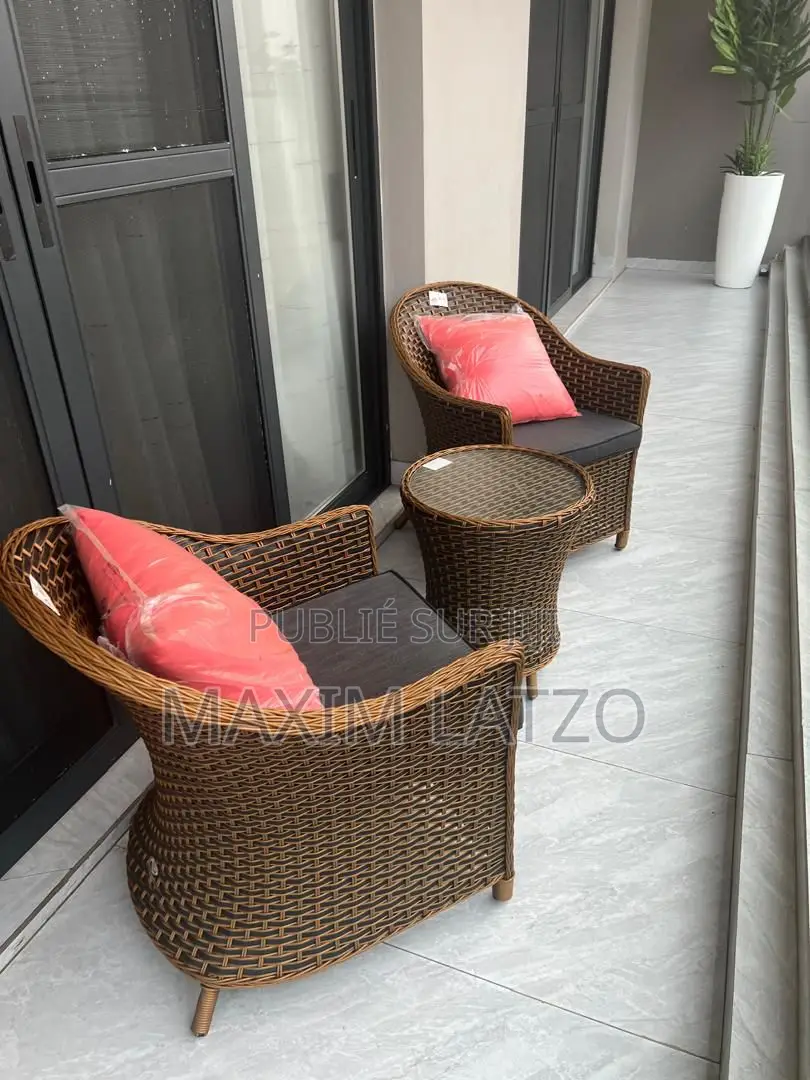 3chbre Appartement dans Yoff à Vendre