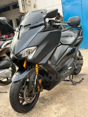 Yamaha 2021 Black