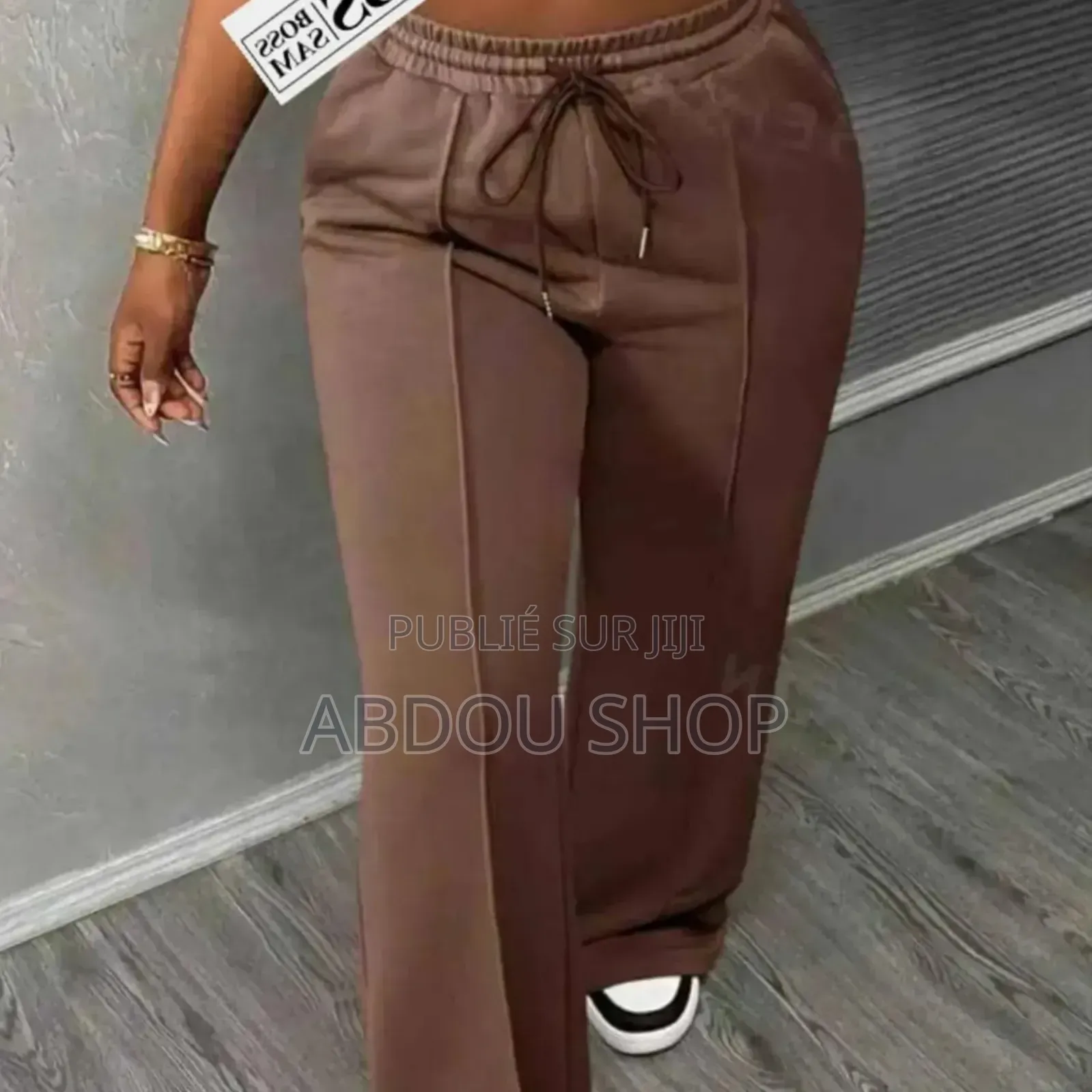 Bas Large Pour Femme Disponible