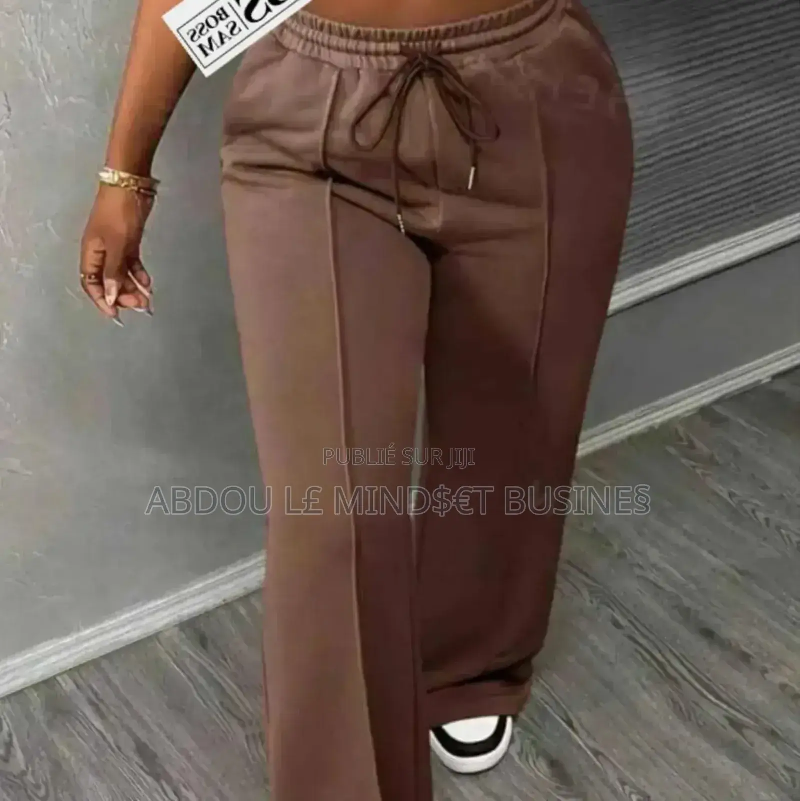Bas Large Pour Femme Disponible