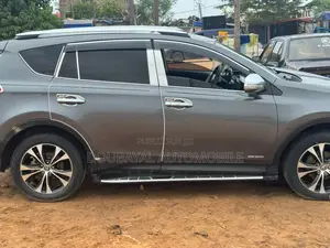 Toyota RAV4 LE 4dr SUV (2.5L 4cyl 6A) 2014 Gris