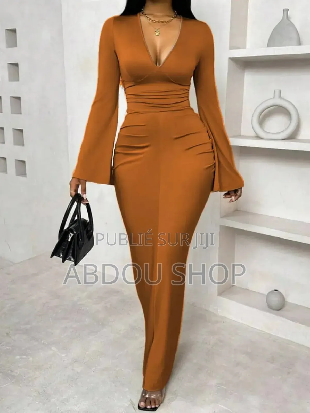 Robe De Forme Disponible