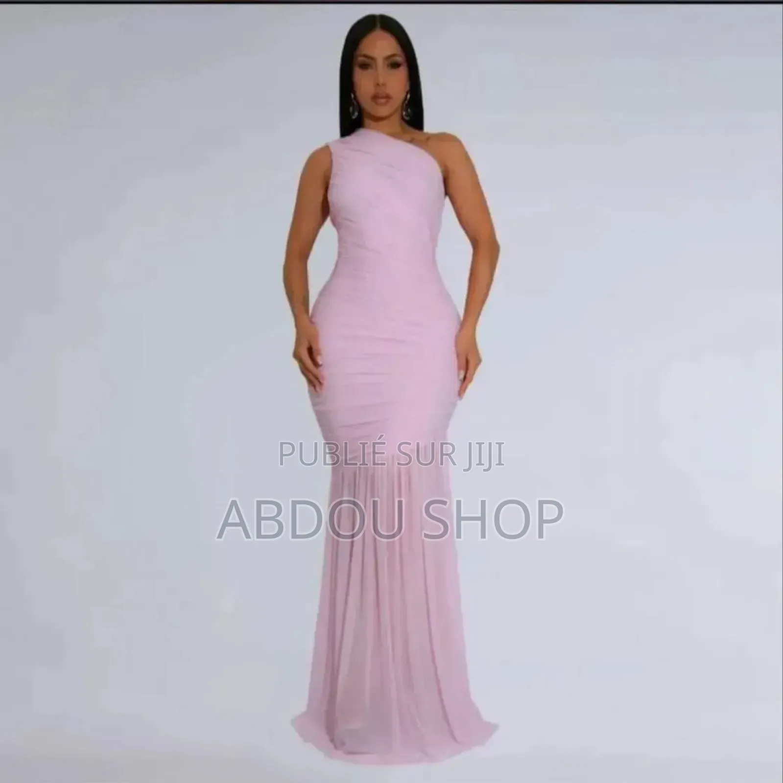 Robe Queens Disponible