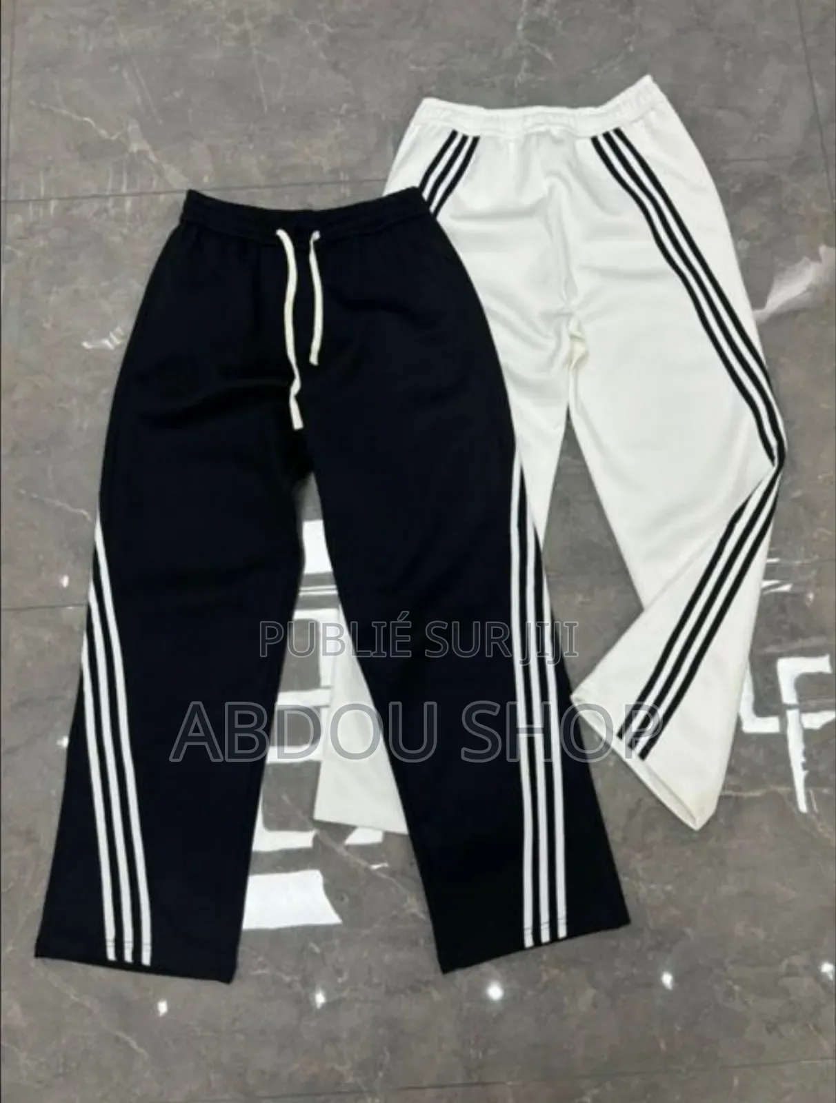 Pantalons Jogging Noir Et Blanc Disponible