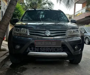 Photo - Suzuki Grand Vitara 2017 Gris