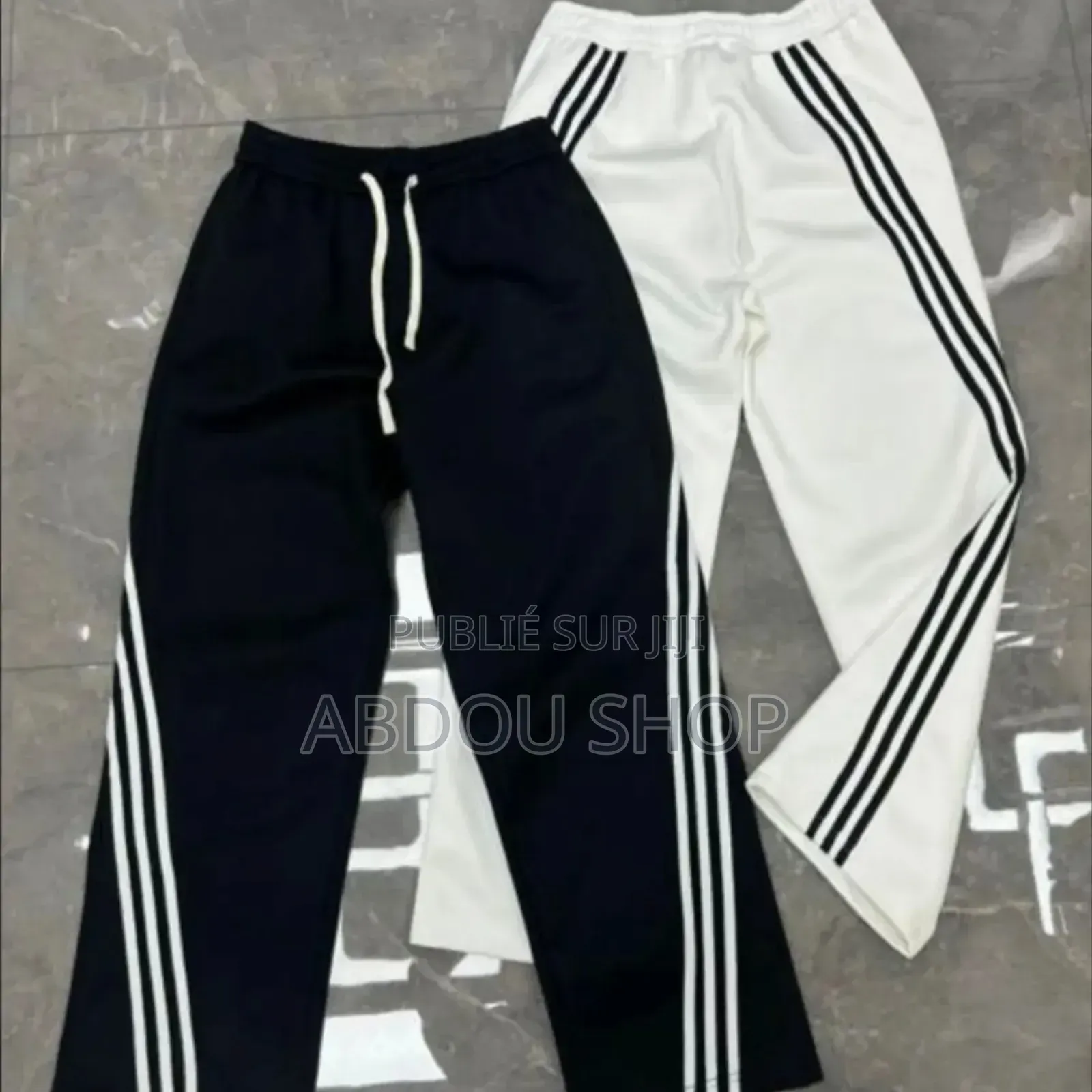 Pantalons Jogging Noir Et Blanc Disponible