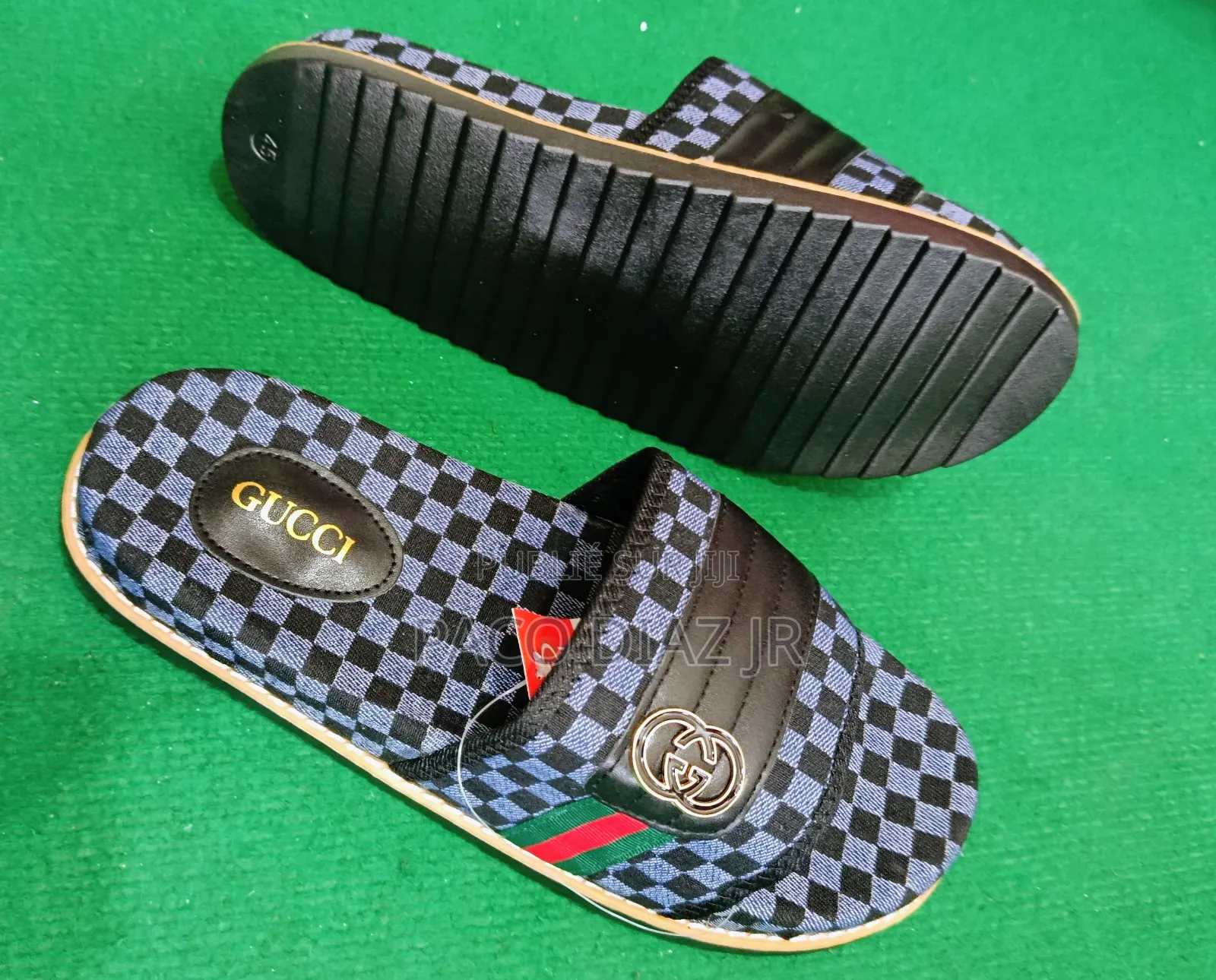 Chaussures Claquettes Gucci