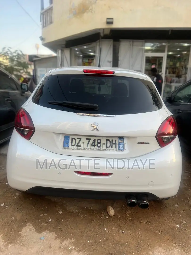 Peugeot 208 2016 Blanc