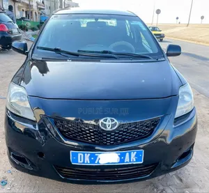 Toyota Yaris Base Hatchback 3dr 2010 Black
