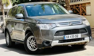 Photo - Mitsubishi Outlander 2015 Gris