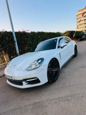 Porsche Panamera 4S Executive AWD 2019 Blanc