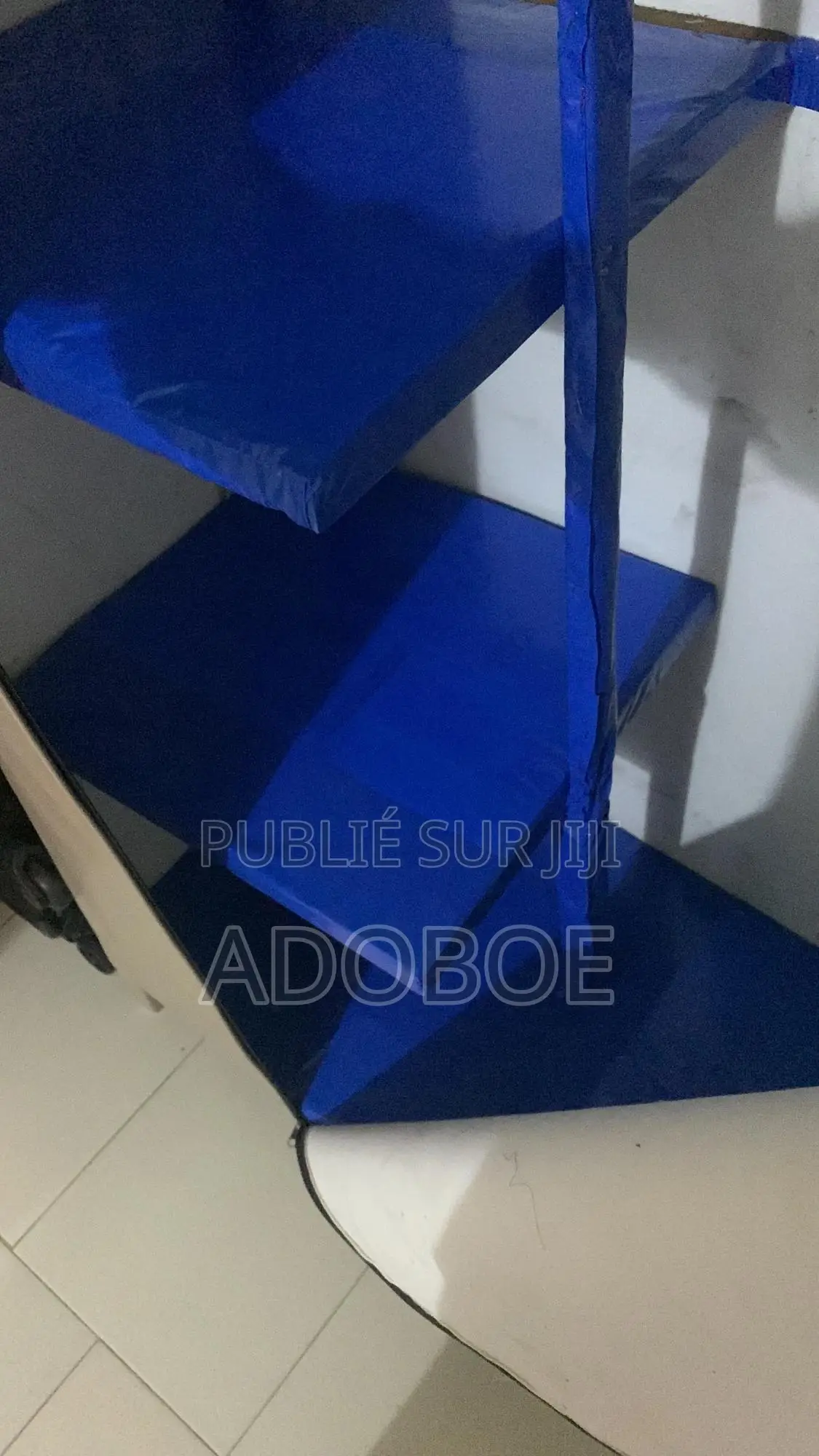 À Vendre – Armoire En Tissu Couleur Beigearmoire En Tissu.