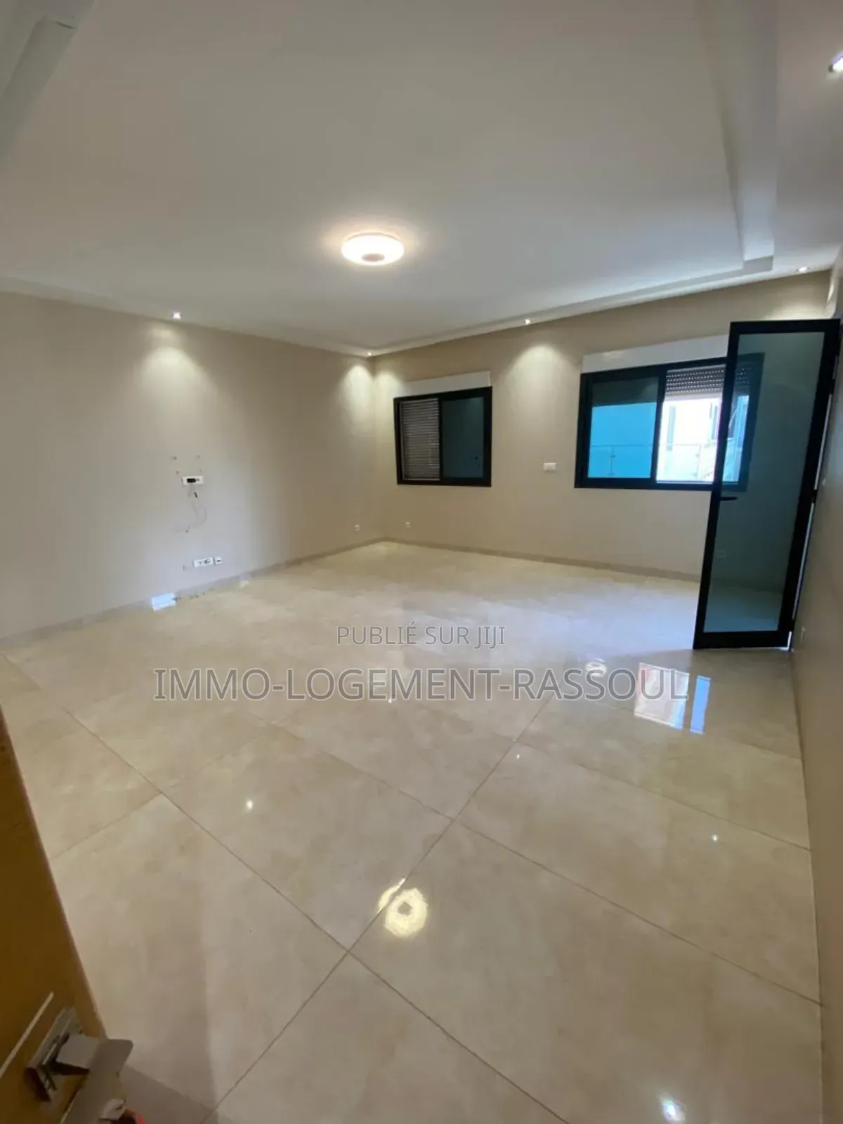 3chbre Appartement dans , Ouakam à Louer