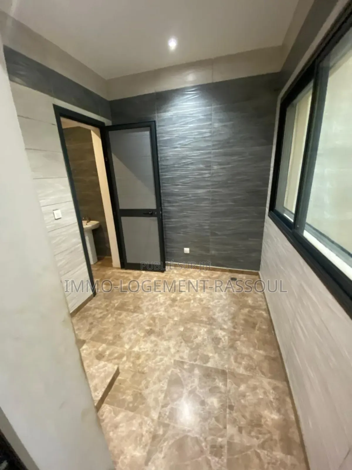 3chbre Appartement dans , Ouakam à Louer