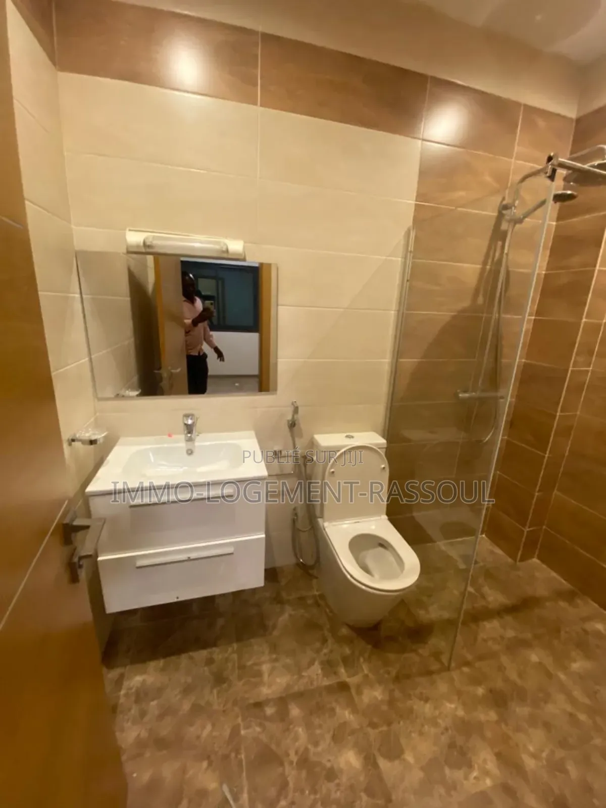 3chbre Appartement dans , Ouakam à Louer