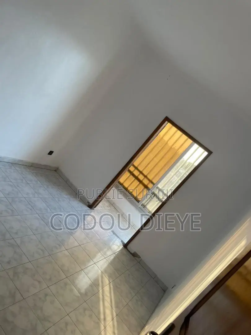 3chbre Appartement dans Cambérène à Vendre