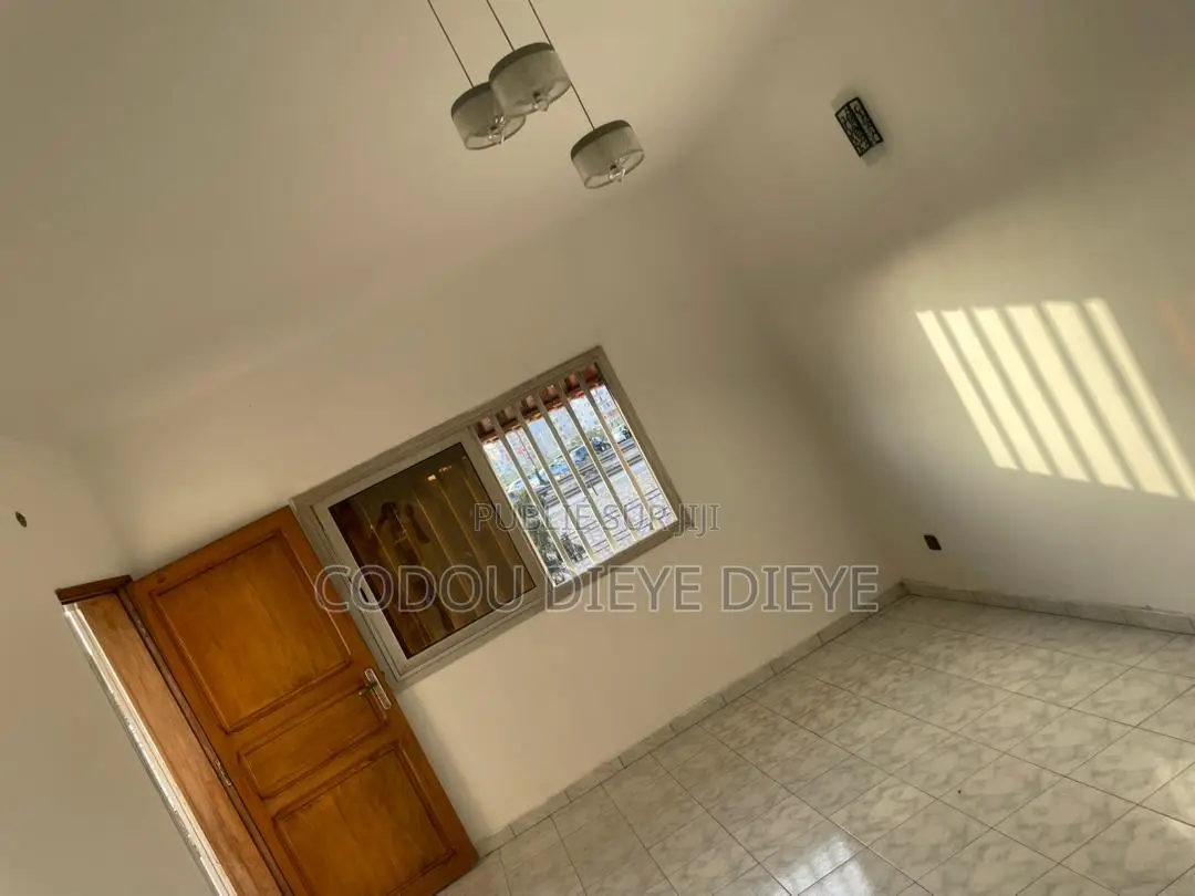 3chbre Appartement dans Cambérène à Vendre