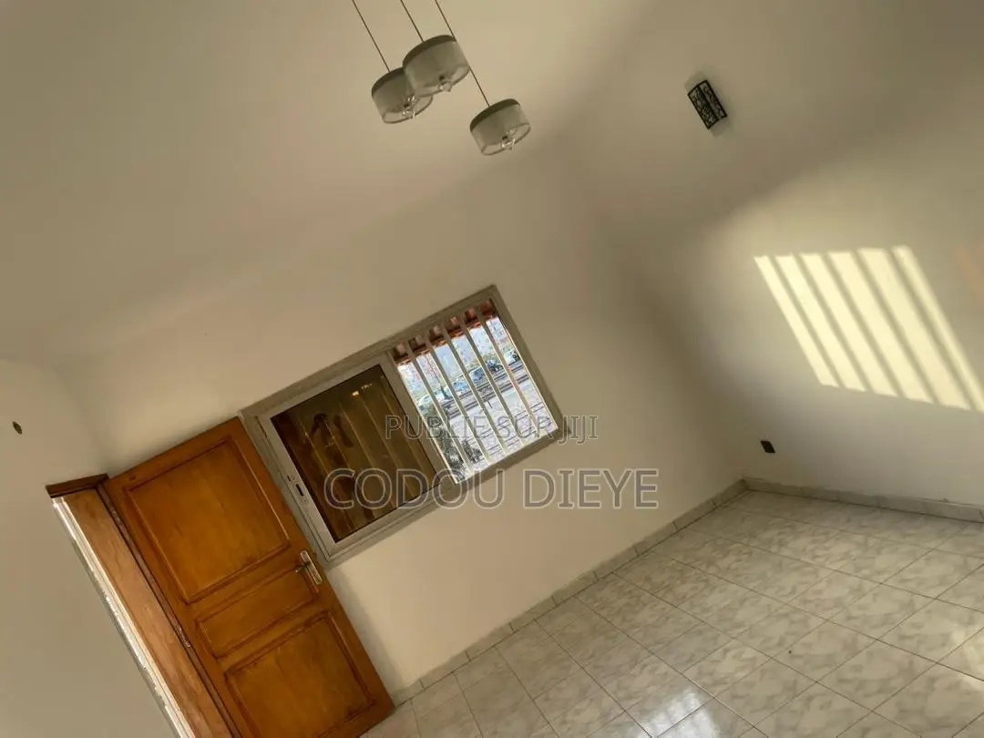 3chbre Appartement dans Cambérène à Vendre