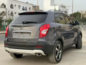 SsangYong Korando 2017 Gris