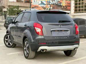 SsangYong Korando 2017 Gris