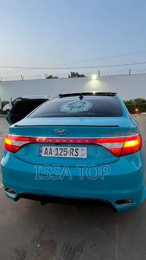 Hyundai Grandeur 2016 Blue