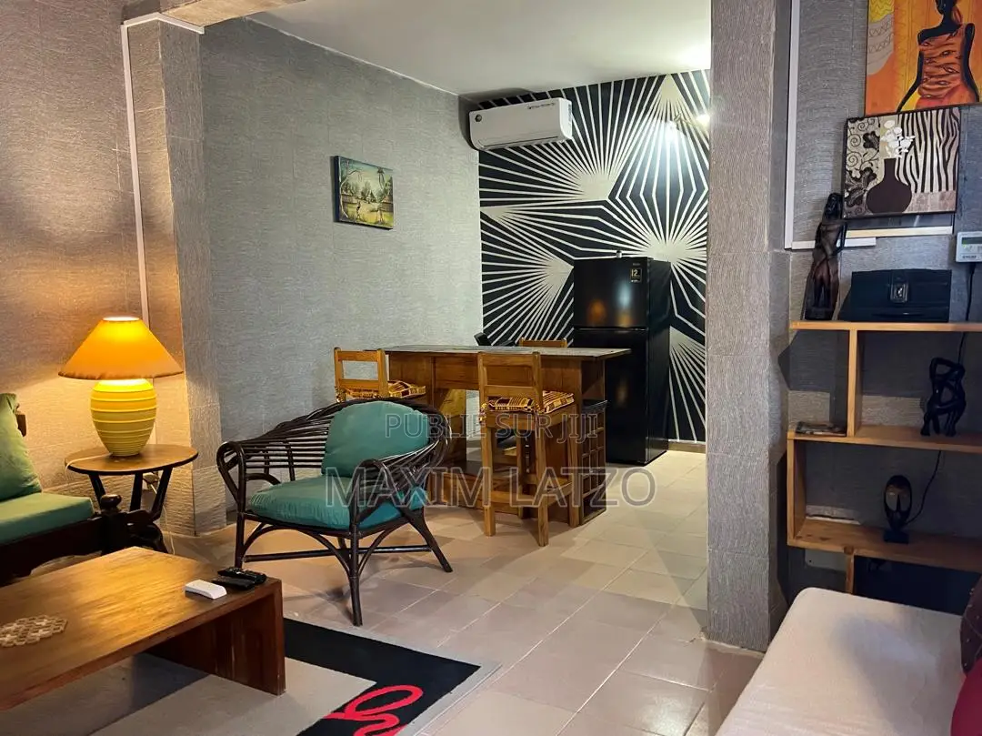 Furnished 2chbre Studio dans Yoff à Louer