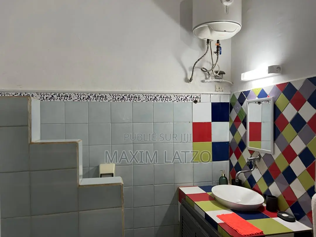 Furnished 2chbre Studio dans Yoff à Louer