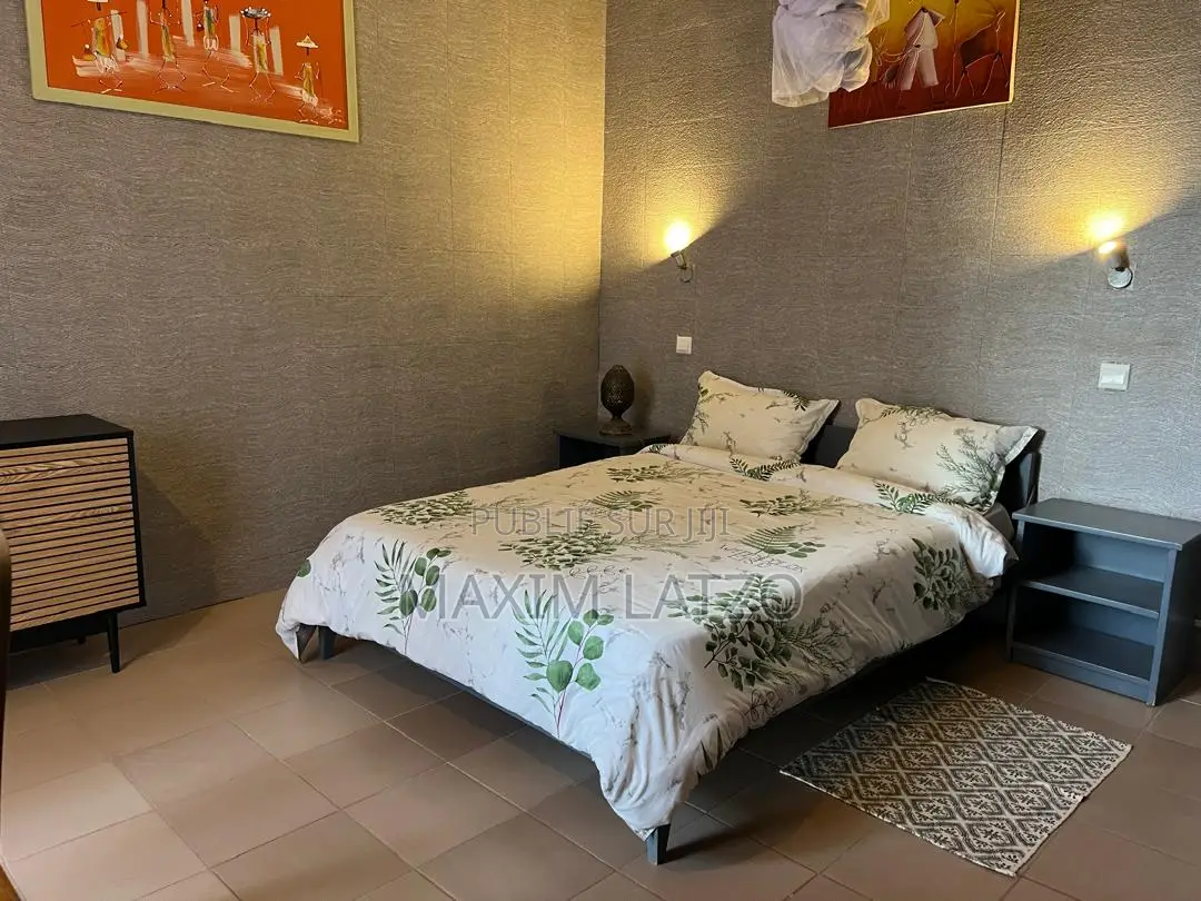 Furnished 2chbre Studio dans Yoff à Louer