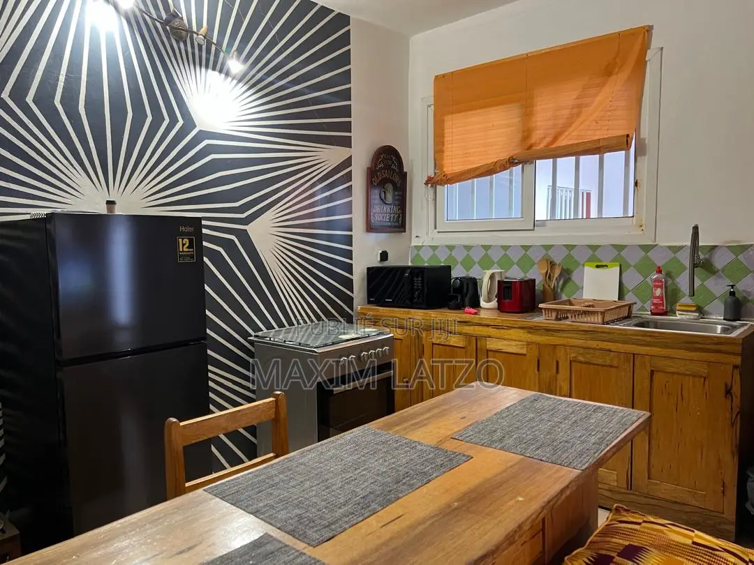 Furnished 2chbre Studio dans Yoff à Louer