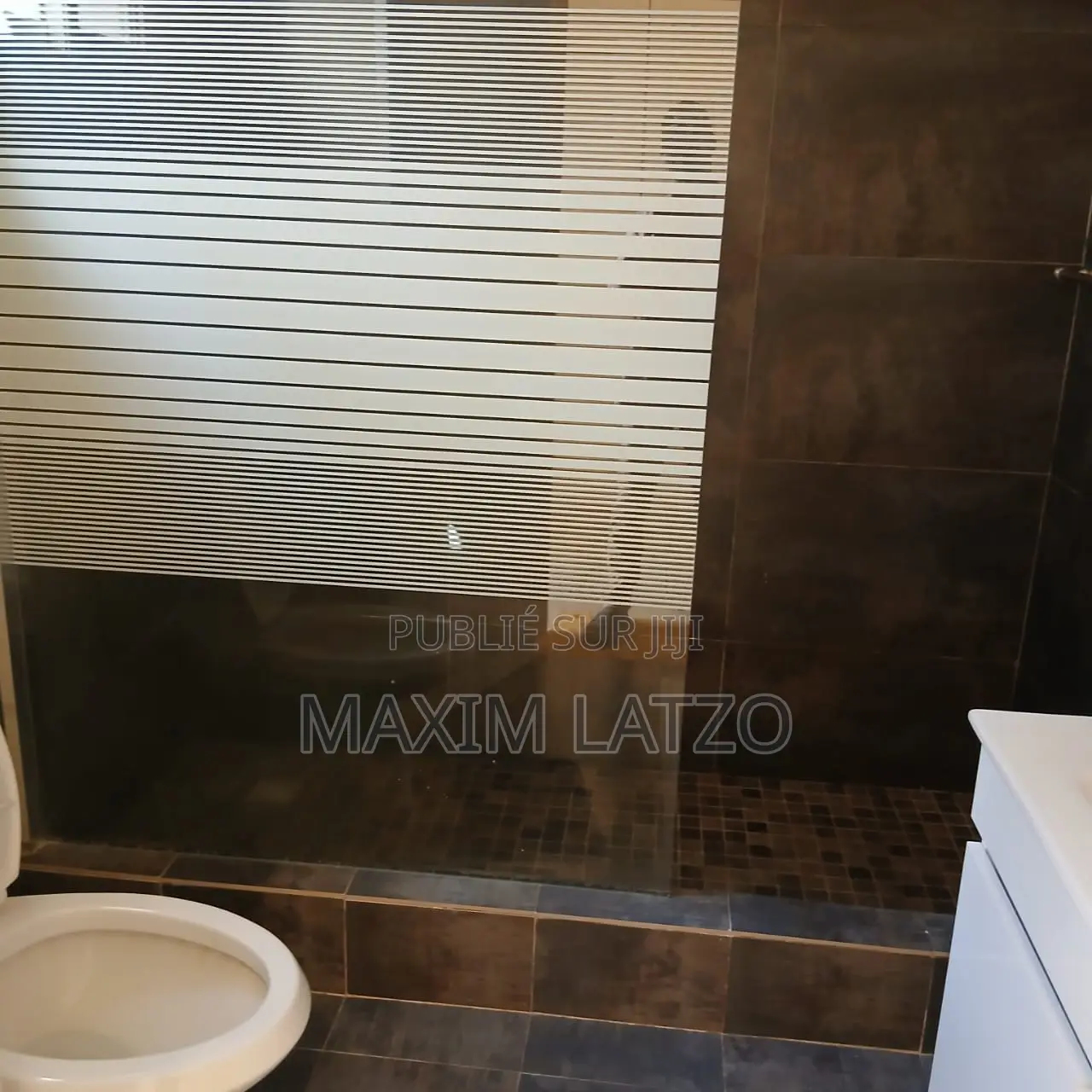 Furnished 1chbre Appartement dans Almadies à Louer