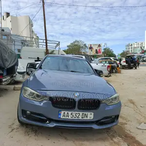 Photo - BMW 3 Series 328i RWD 2015 Gris