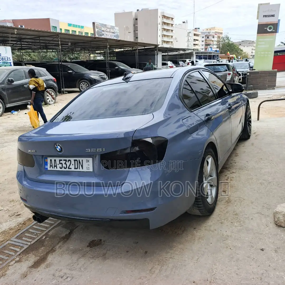 BMW 3 Series 328i RWD 2015 Gris