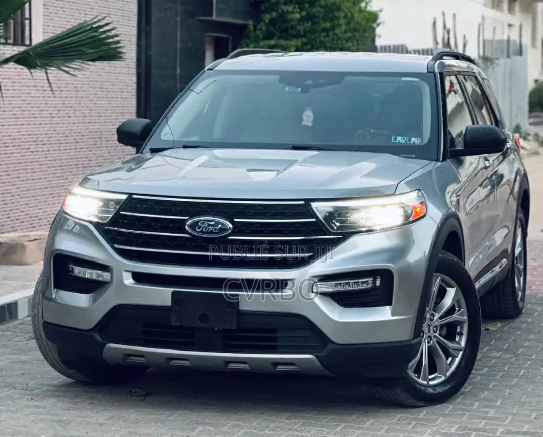 Ford Explorer 2020 Gris