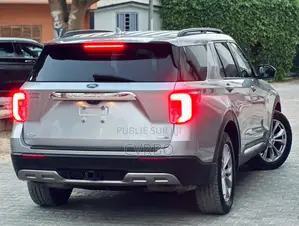 Ford Explorer 2020 Gris