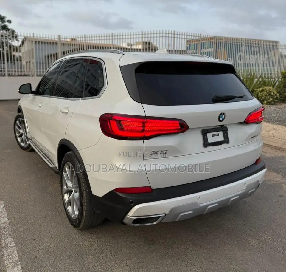 BMW X5 xDrive40i AWD 2020 Black