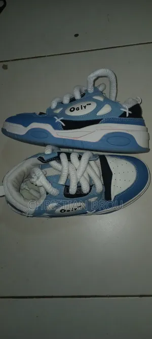 Chaussures Et Jouets