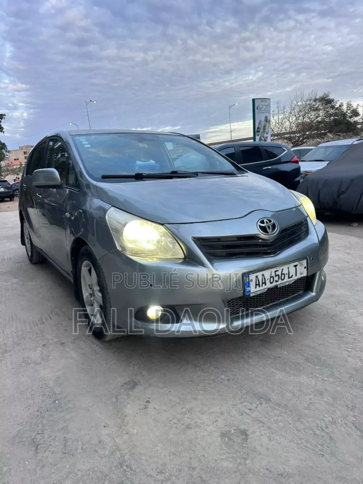 Toyota Verso 2012 Gris