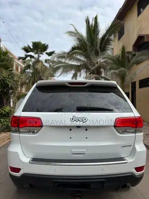 Jeep Grand Cherokee Laredo 4dr 4x4 2017 Black