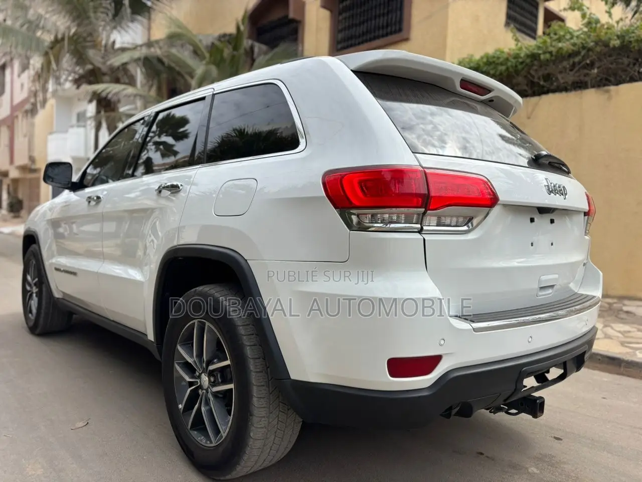 Jeep Grand Cherokee Laredo 4dr 4x4 2017 Black