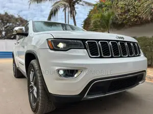 Jeep Grand Cherokee Laredo 4dr 4x4 2017 Black