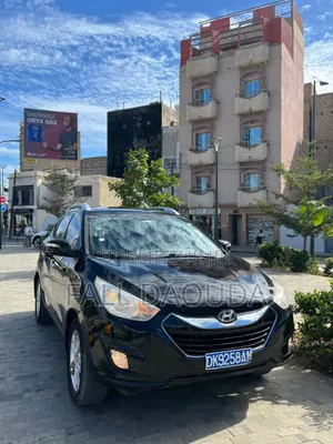 Photo - Hyundai Tucson 2012 Black