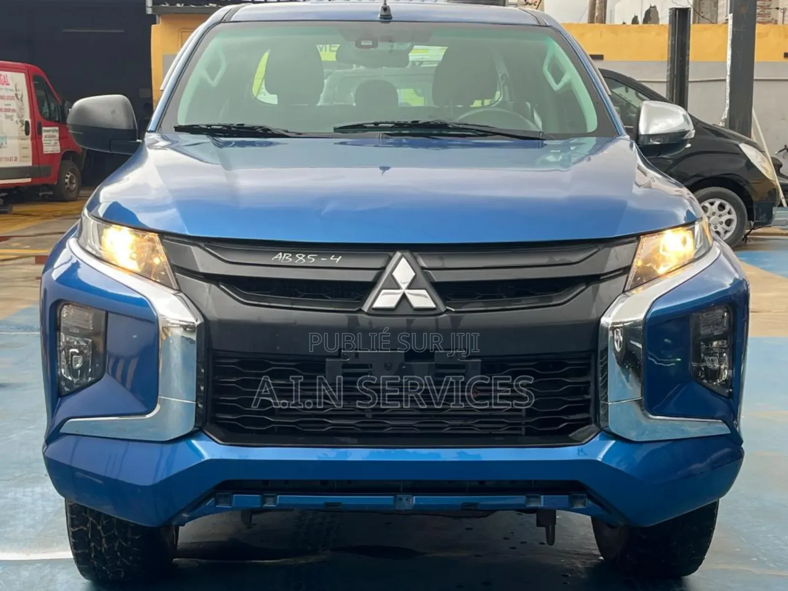 Mitsubishi L200 2021 Blue
