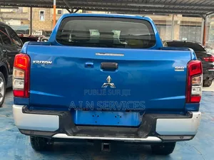 Mitsubishi L200 2021 Blue